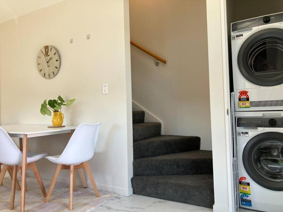 2-Bedroom Ensuite, Close To City, Comfortable, Accessible With Own Parking Christchurch Zewnętrze zdjęcie