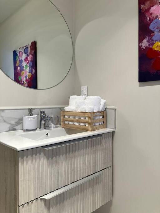 2-Bedroom Ensuite, Close To City, Comfortable, Accessible With Own Parking Christchurch Zewnętrze zdjęcie