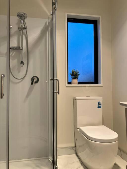 2-Bedroom Ensuite, Close To City, Comfortable, Accessible With Own Parking Christchurch Zewnętrze zdjęcie
